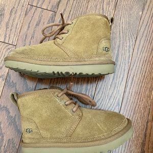 Ugh Neumel boot